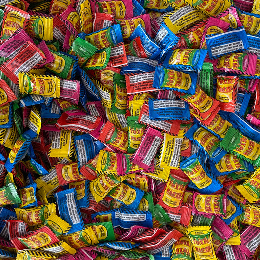 Pots de bonbons aigres de déchets toxiques